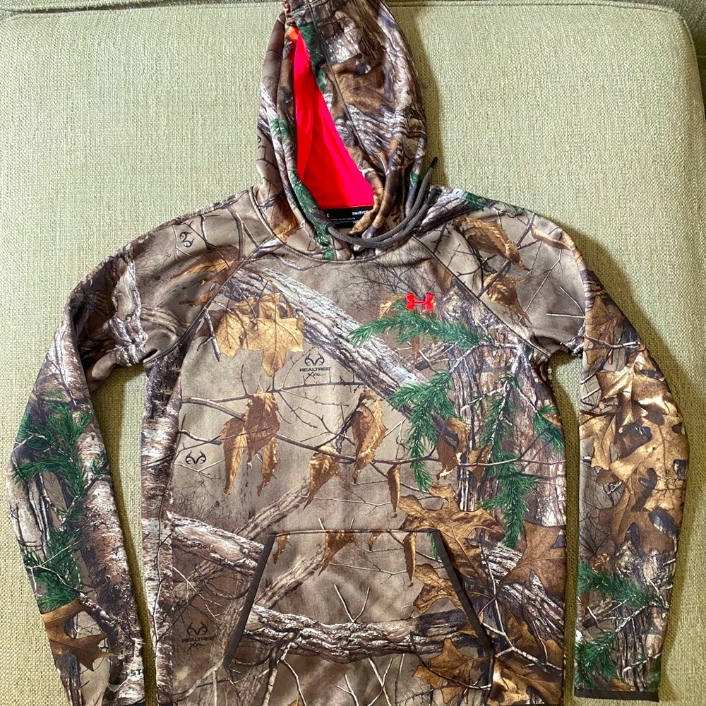 3/$15 Under Armour Realtree Hoodie